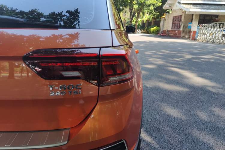 Used Volkswagen T-ROC 2018 280TSI DSG Two-Wheel-Drive Comfort Version China V Standard