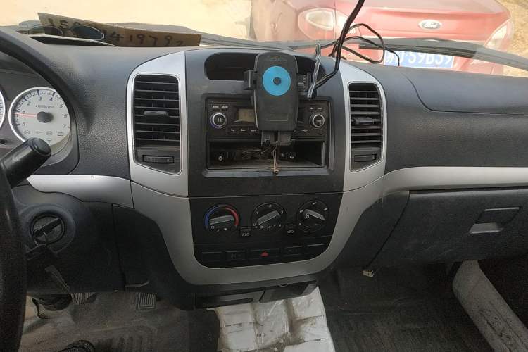 Used King Long Golden Way 2015 2.0L Value-Packed Practical Version 4G21B
