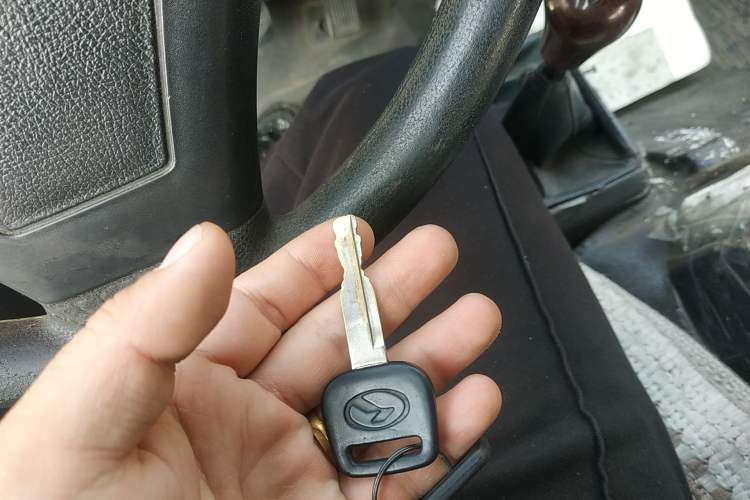 Used King Long Golden Way 2015 2.0L Value-Packed Practical Version 4G21B
