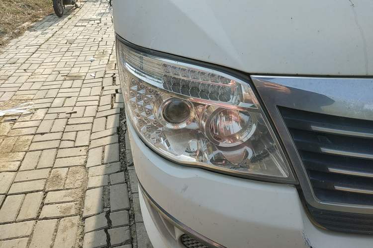 Used King Long Golden Way 2015 2.0L Value-Packed Practical Version 4G21B
