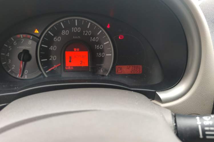 Used Nissan March 2010 1.5L Automatic Easy-Style Version
