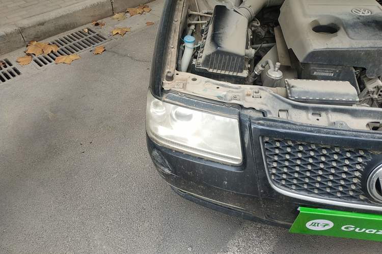 Used Volkswagen Santana Vista 2008 1.8L Manual Comfort Edition Right Front Headlight