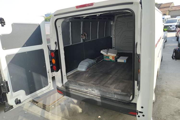 Used Farizon Xingxiang V 2023 V6E Zhonghang Lithium Battery 38.64kWh Value Edition
