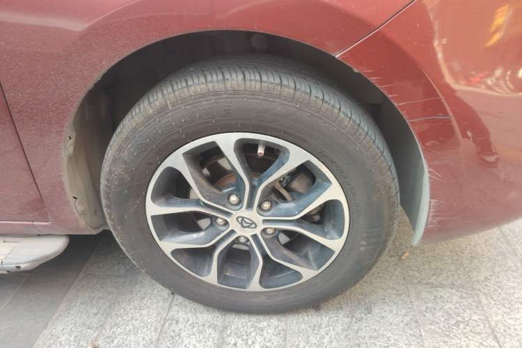 Used CHANGAN KAICHENG Oushang A600 2016 1.5L Manual Luxury 7-Seater Right Front Wheel Hub