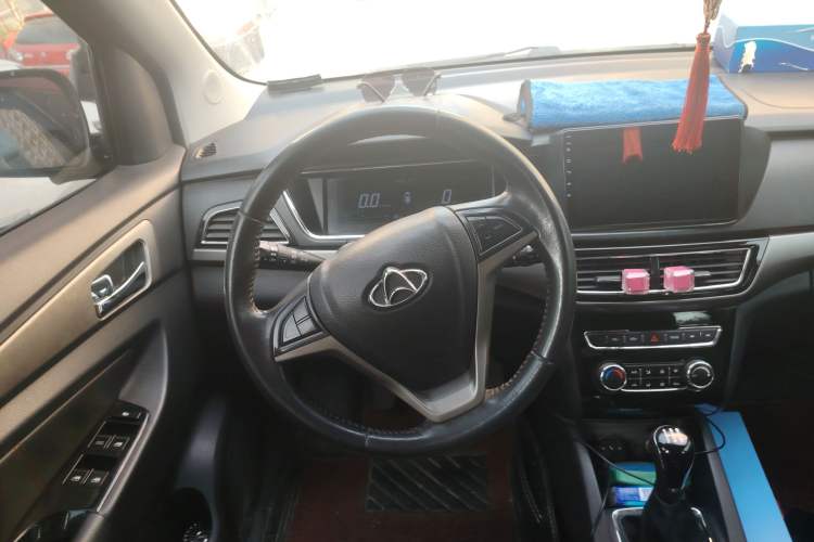 Used CHANGAN KAICHENG Oushang A600 2016 1.5L Manual Luxury 7-Seater Steering Wheel