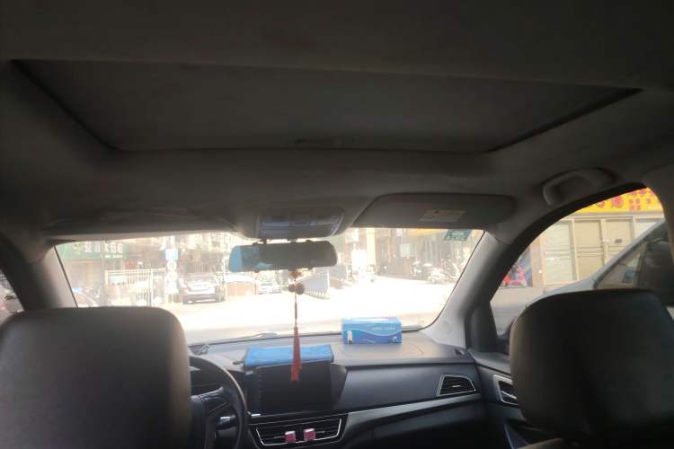 Used CHANGAN KAICHENG Oushang A600 2016 1.5L Manual Luxury 7-Seater Headliner