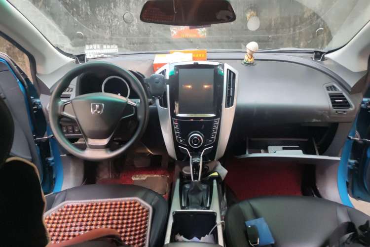 Used Luxgen U6 SUV 2015 1.8T Enhanced Charm Edition
