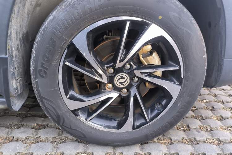 Used Dongfeng Fengon S560 2018 1.8L Manual Comfort 7-Seater Right Front Wheel Hub
