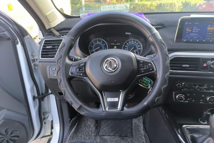 Used Dongfeng Fengon S560 2018 1.8L Manual Comfort 7-Seater Steering Wheel
