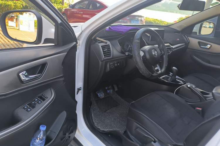 Used Dongfeng Fengon S560 2018 1.8L Manual Comfort 7-Seater Driver Seat