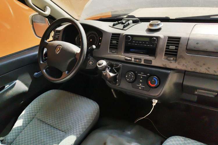 Used Jinbei Hiace 2016 2.2L Luxury Version V22
