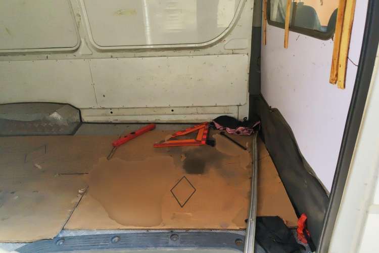 Used Jinbei Hiace 2016 2.2L Luxury Version V22
