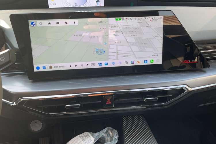 Used Oshan Z6 New Energy 2023 ZhiDian iDD 150KM Flagship PLUS Smart Parking Edition
