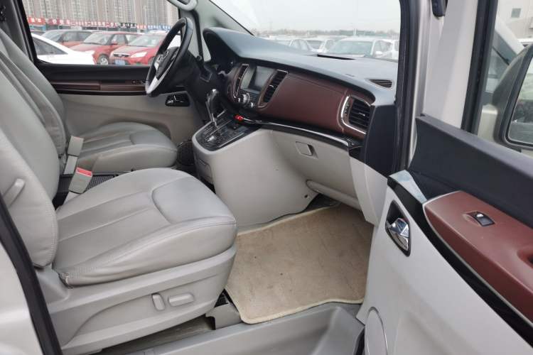 Used JAC Refine M5 2016 2.0T Gasoline Automatic Business Edition