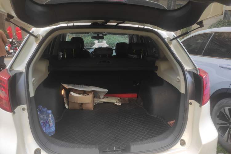 Used GAC Trumpchi GS5 Super 2015 2.0L Automatic Two-Wheel Drive Luxury Navigation Edition Trunk