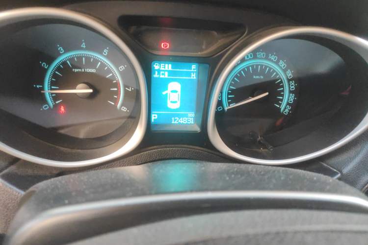 Used GAC Trumpchi GS5 Super 2015 2.0L Automatic Two-Wheel Drive Luxury Navigation Edition Odometer Close Up