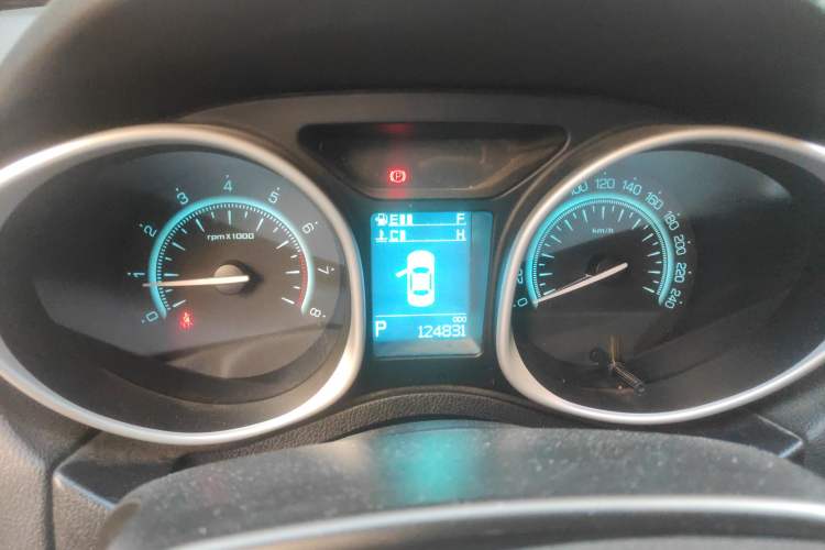 Used GAC Trumpchi GS5 Super 2015 2.0L Automatic Two-Wheel Drive Luxury Navigation Edition Instrument Cluster