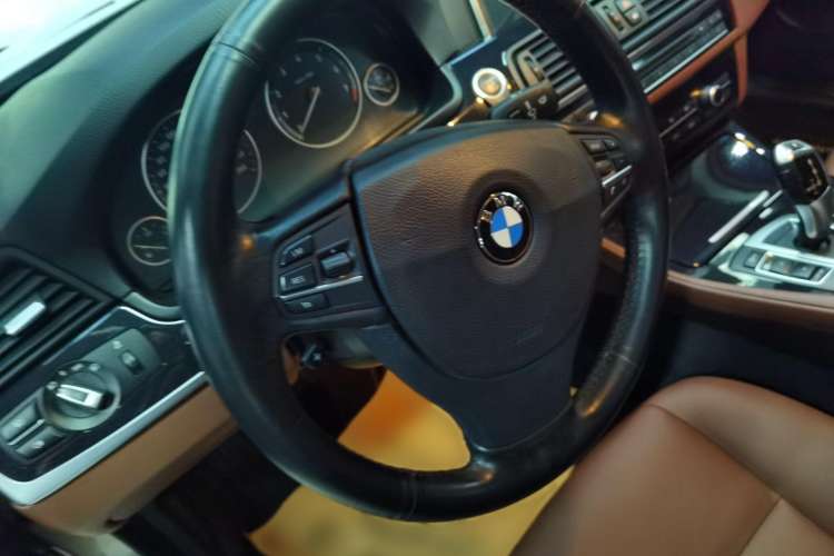Used BMW 5 Series 2014 520i Elegant Edition

