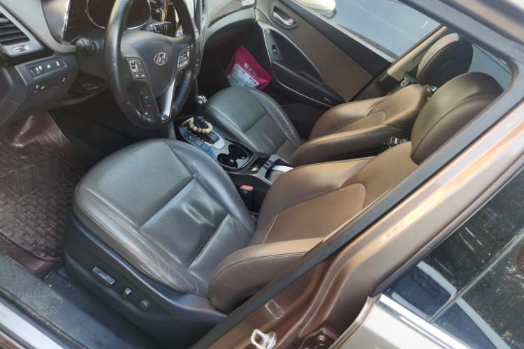 Used Hyundai Santa Fe Classic 2013 2.2T Four-Wheel Drive Comfort Edition with Navigation 7 Seats
