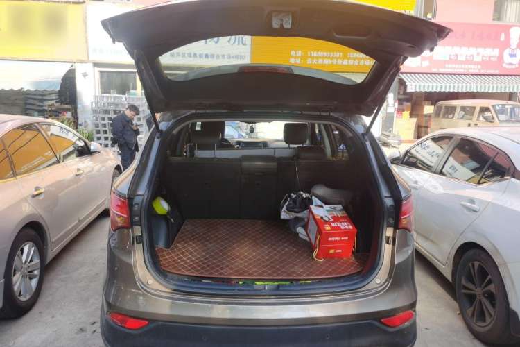 Used Hyundai Santa Fe Classic 2013 2.2T Four-Wheel Drive Comfort Edition with Navigation 7 Seats
