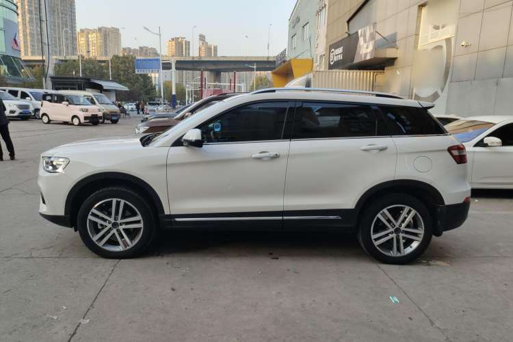 Used Haval H6 Coupe 2017 Red-Label 2.0T Automatic Two-Wheel Drive Elite Model