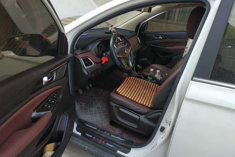 Used CHANGAN Lingxuan 2017 1.6L Manual Happiness Edition
