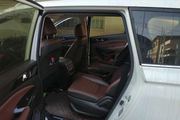 Used CHANGAN Lingxuan 2017 1.6L Manual Happiness Edition
