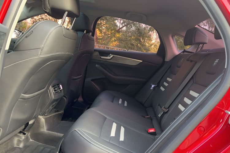 Used BYD Qin Pro New Energy 2018 DM 1.5TI Automatic Smart Connect Enjoyment Model Left Rear Seat