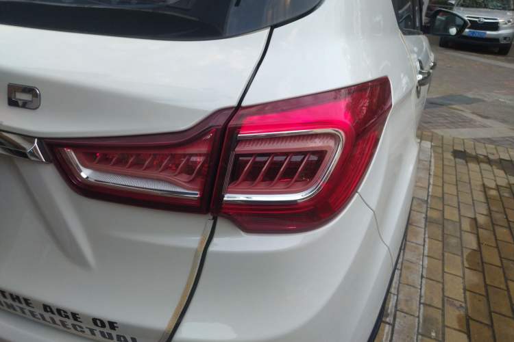 Used Land X2 2017 1.6L Manual Sharp Edition
