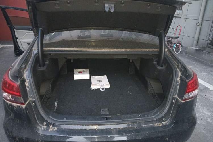 Used Zotye Z700 2016 1.8T DCT Elegant Version Trunk