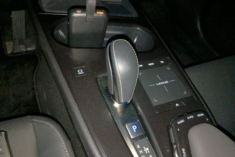 Used Lexus UX New Energy 2020 300e Pure·Joy Edition Gear Lever