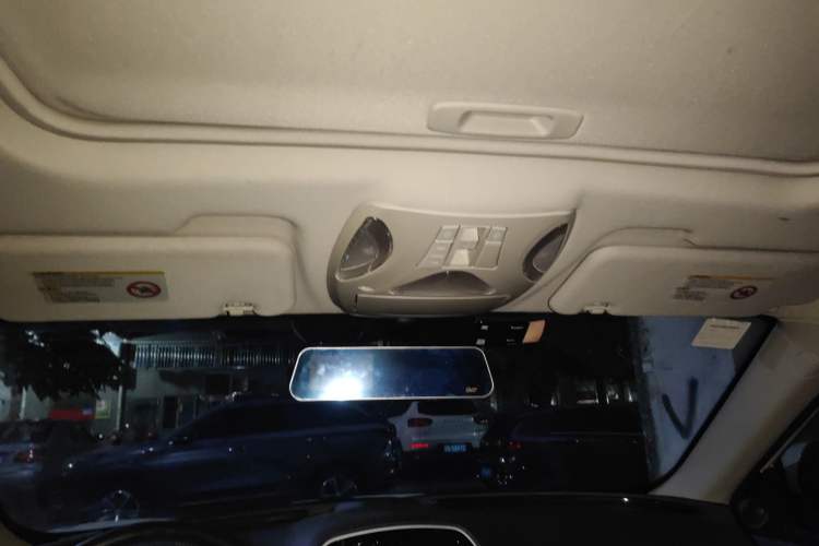 Used GAC Trumpchi GS5 Super 2016 1.8T Automatic Two-Wheel Drive Anniversary Edition Headliner