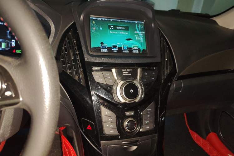 Used BYD Qin 2015 1.5T Dual-Crown Flagship Plus Edition