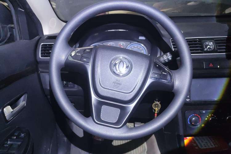 Used Dongfeng Fengon 360 2015 1.5L Manual Comfort 7-Seater China IV Standard
