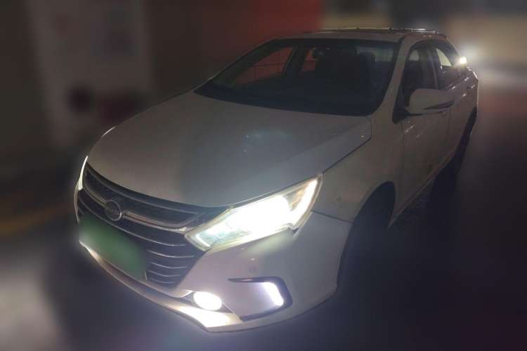 Used BYD Qin 2015 1.5T Dual-Crown Flagship Plus Edition
