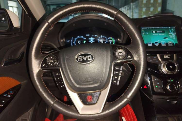 Used BYD Qin 2015 1.5T Dual-Crown Flagship Plus Edition