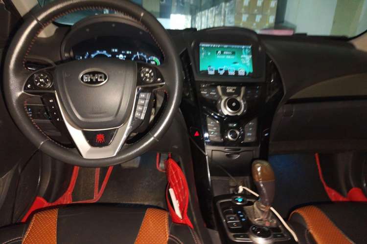 Used BYD Qin 2015 1.5T Dual-Crown Flagship Plus Edition