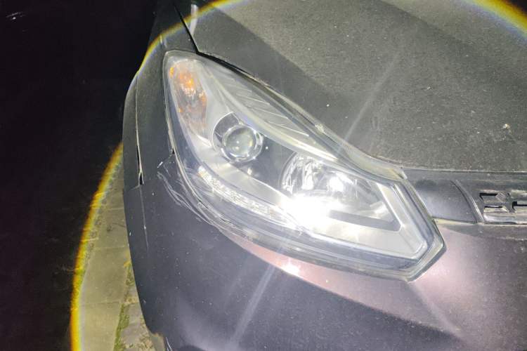 Used JMC Yusheng S350 2016 2.0T Automatic Two-Wheel Drive Gasoline Luxury Version with Sunroof 5 Seats
