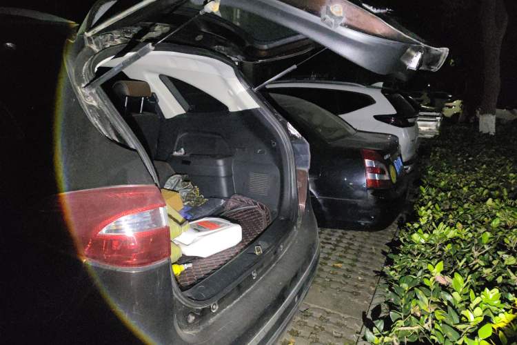 Used JMC Yusheng S350 2016 2.0T Automatic Two-Wheel Drive Gasoline Luxury Version with Sunroof 5 Seats
