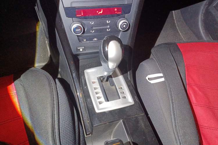 Used MG 6 2010 Hatchback 1.8L Automatic Elite Edition Gear Lever