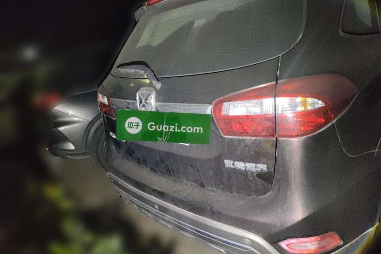 Used JMC Yusheng S350 2016 2.0T Automatic Two-Wheel Drive Gasoline Luxury Version with Sunroof 5 Seats
