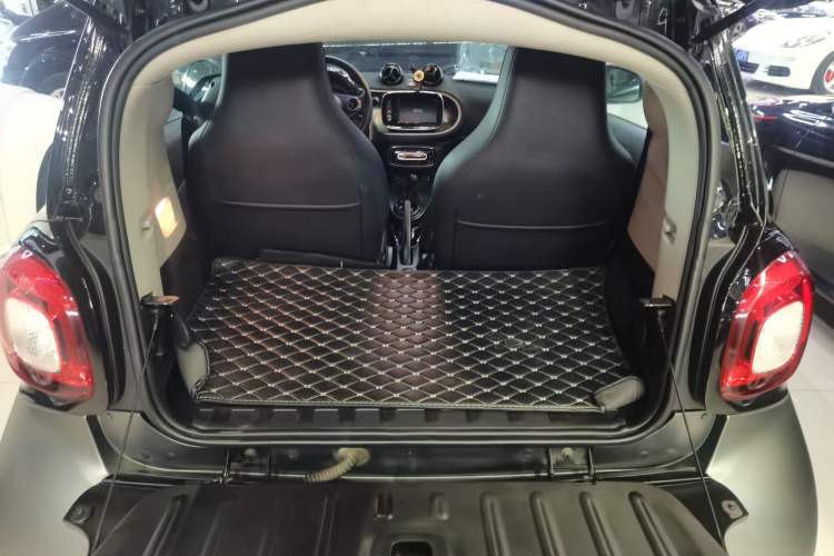 Used smart fortwo 2019 0.9T 66kW Hardtop Pioneer Edition China VI
