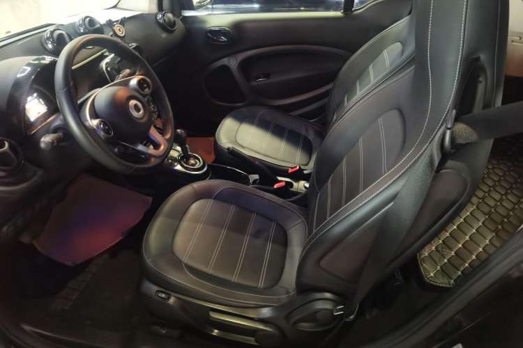 Used smart fortwo 2019 0.9T 66kW Hardtop Pioneer Edition China VI
