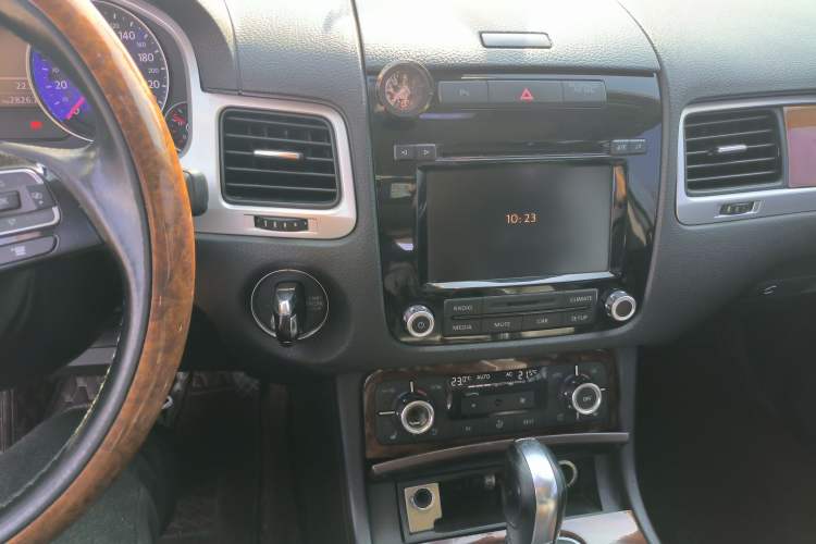 Used Volkswagen Touareg 2011 3.0 TDI Diesel Comfort Version