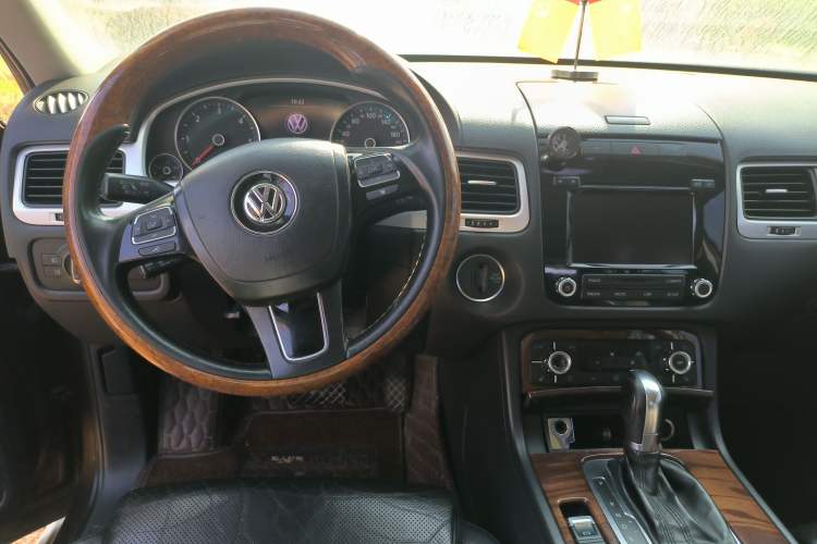 Used Volkswagen Touareg 2011 3.0 TDI Diesel Comfort Version