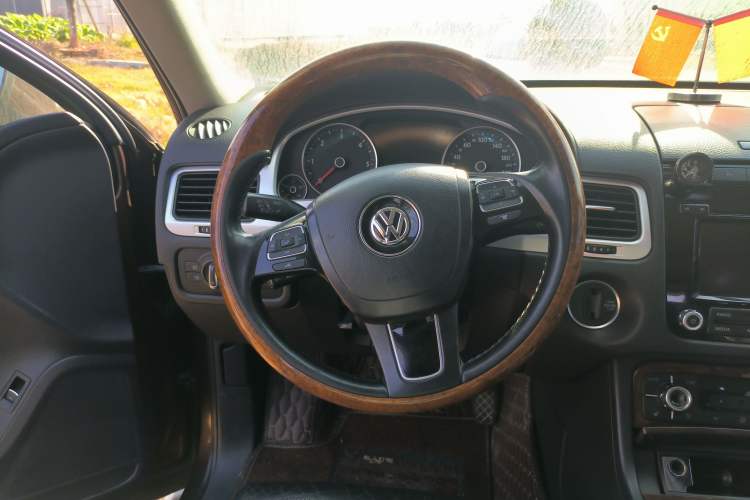Used Volkswagen Touareg 2011 3.0 TDI Diesel Comfort Version