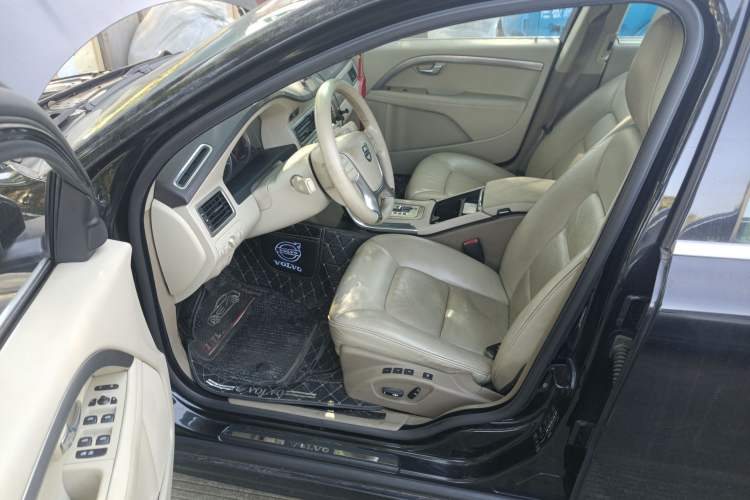 Used Volvo S80L 2010 2.5T Zhiya Edition
