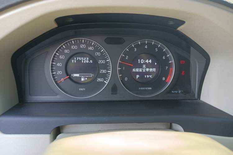 Used Volvo S80L 2010 2.5T Zhiya Edition
