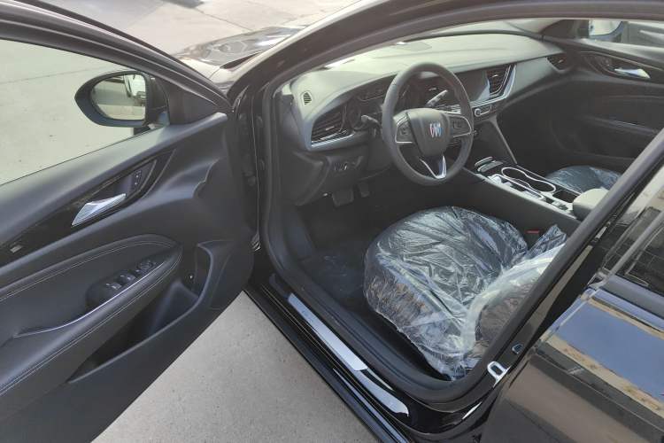 Used Buick Regal 2024 25T Deluxe Edition