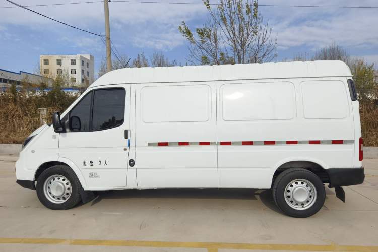 Used JMC Transit 2021 2.8T Space King Standard Version Long Wheelbase Mid-Height Roof Rear Single Tire 3-Seater Diesel China VI Emission Standard JX493
